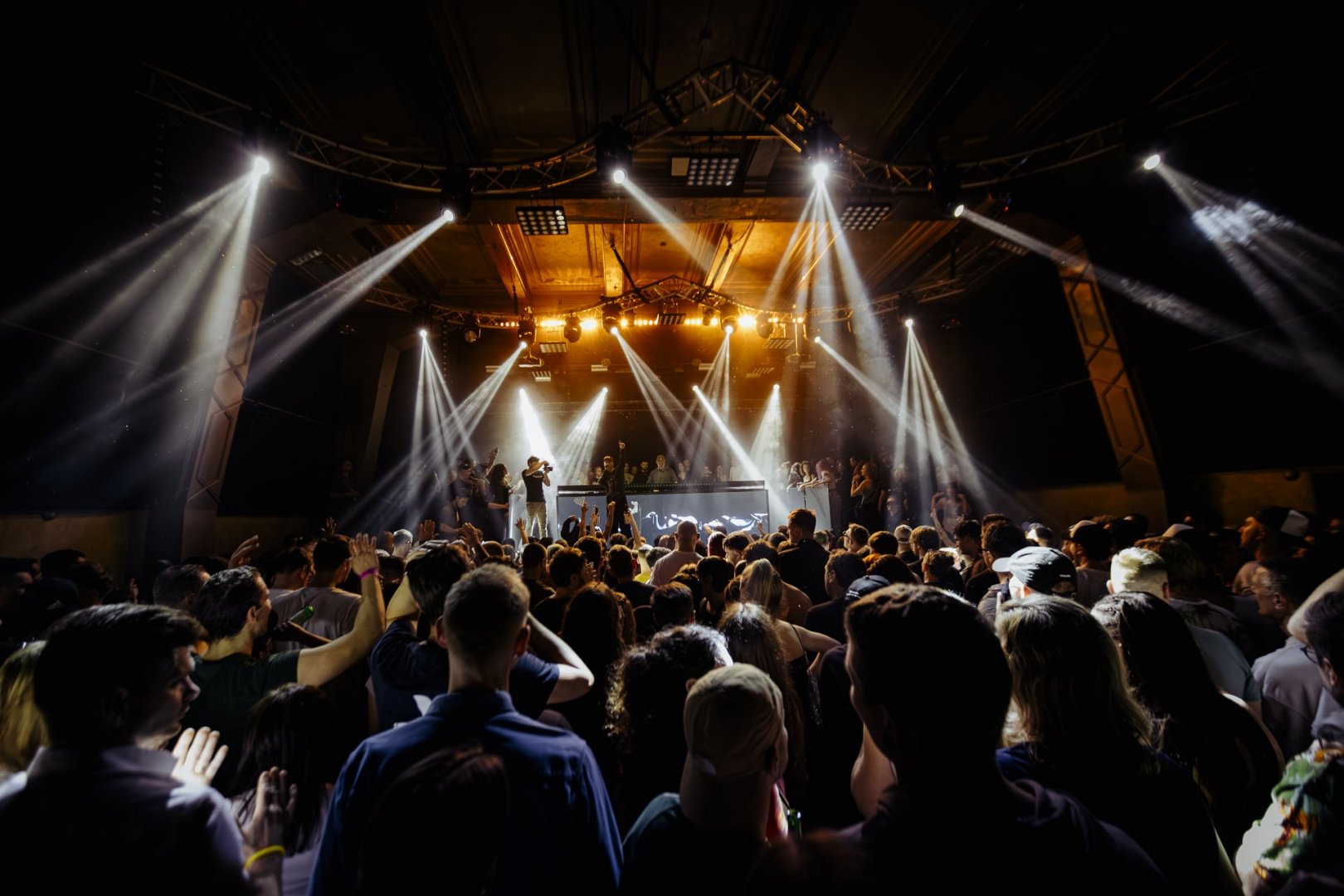 WILKINSON WEEKENDER: DAY 1 | ROXY Prague