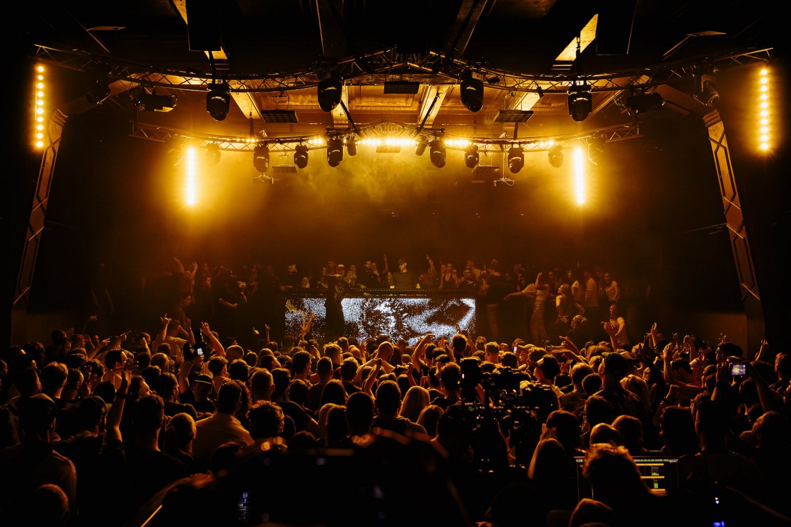 WILKINSON WEEKENDER: DAY 1 | ROXY Prague