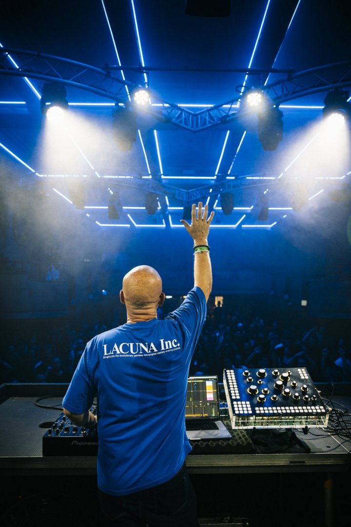 STEPHAN BODZIN | ROXY Prague