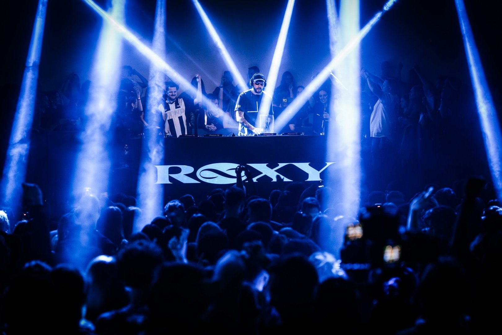 ELY OAKS | ROXY Prague