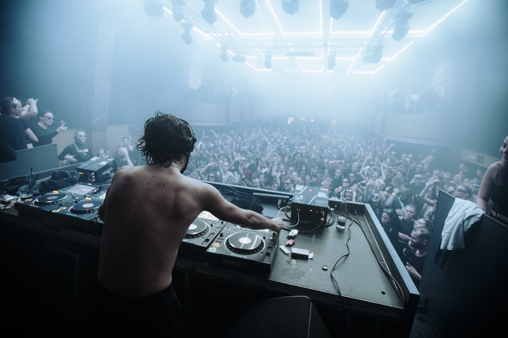 I HATE MODELS | ROXY Prague