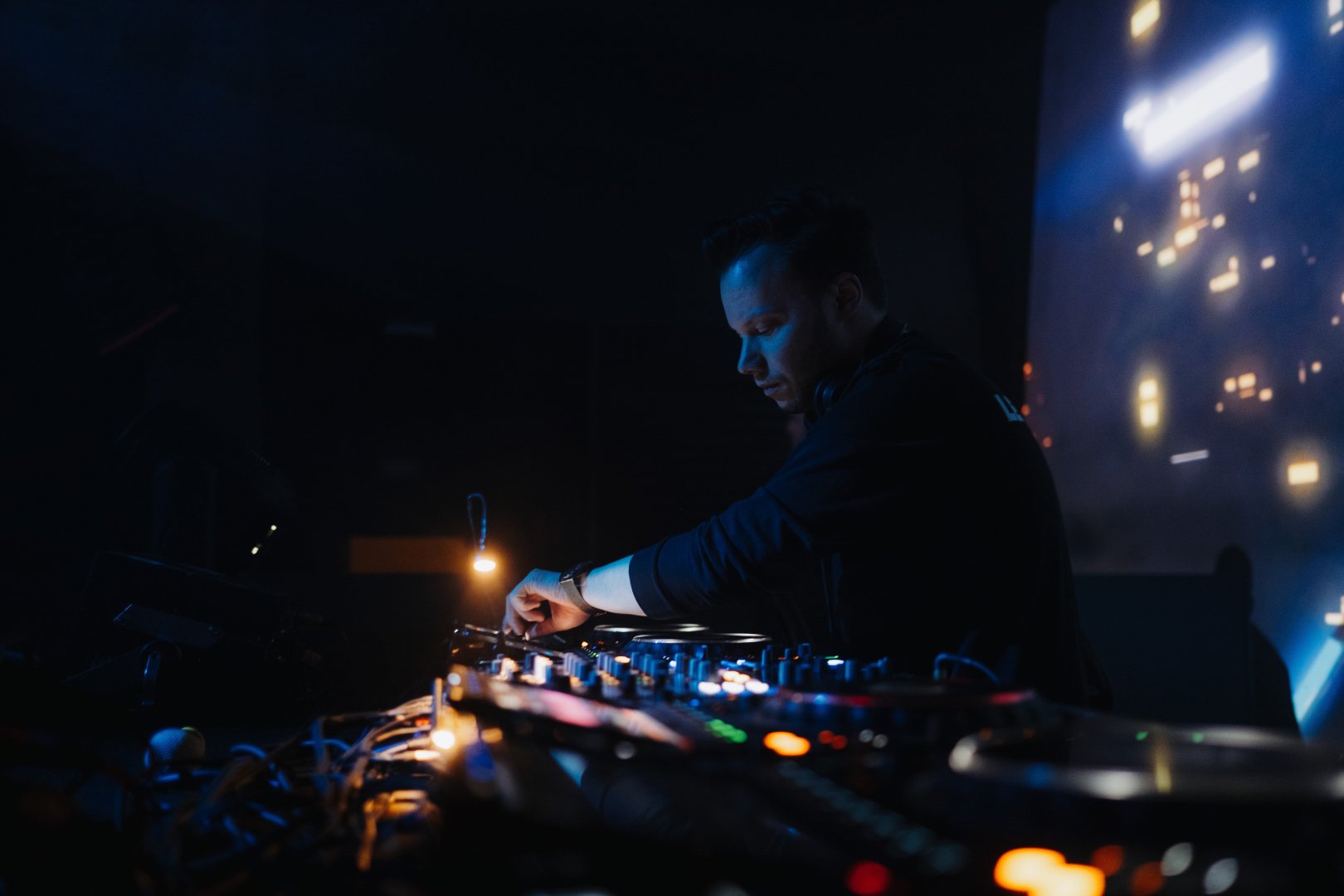 BOU & B LIVE 247 | ROXY Prague