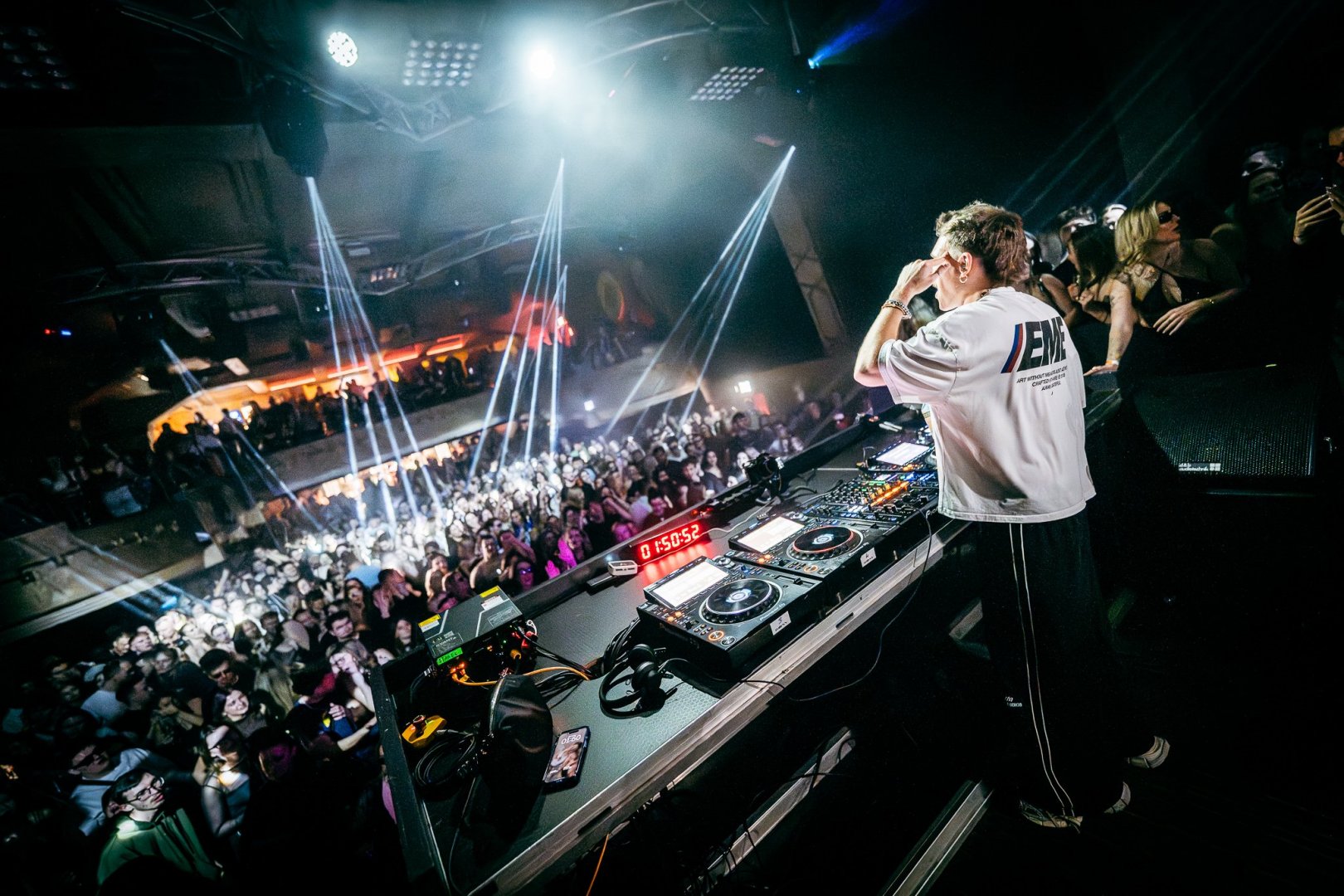 ELY OAKS | ROXY Prague