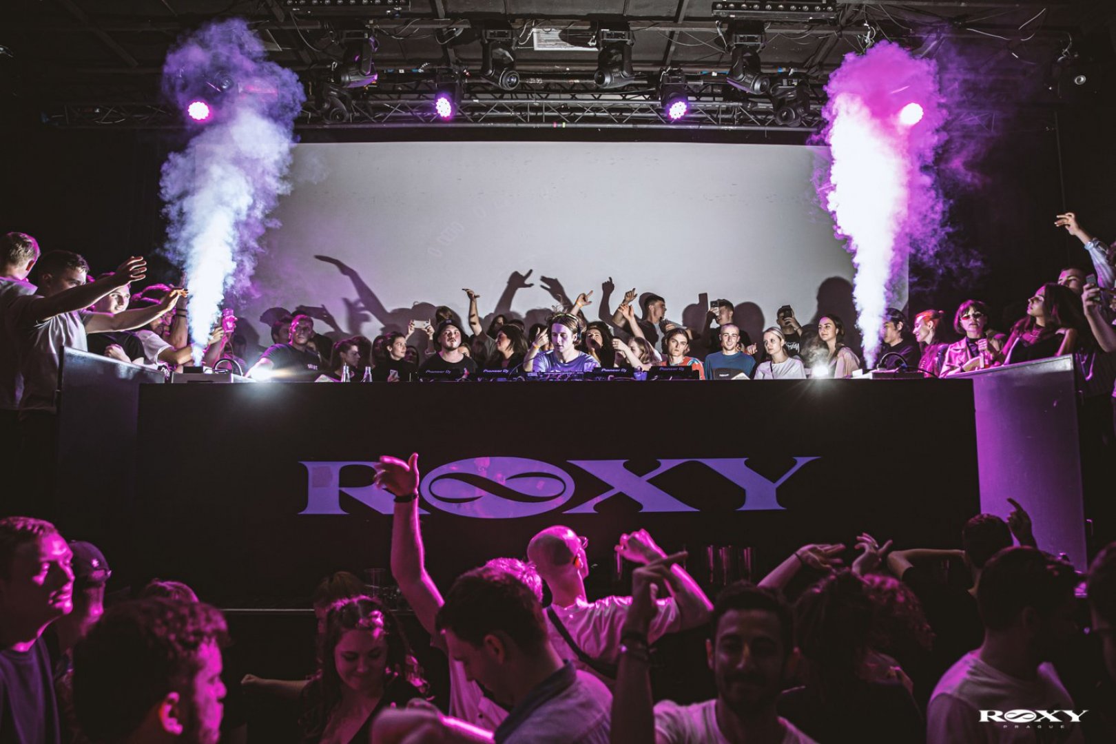 Mall Grab | ROXY Prague