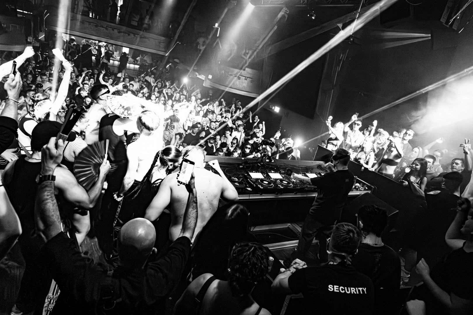 BASSWELL | ROXY Prague