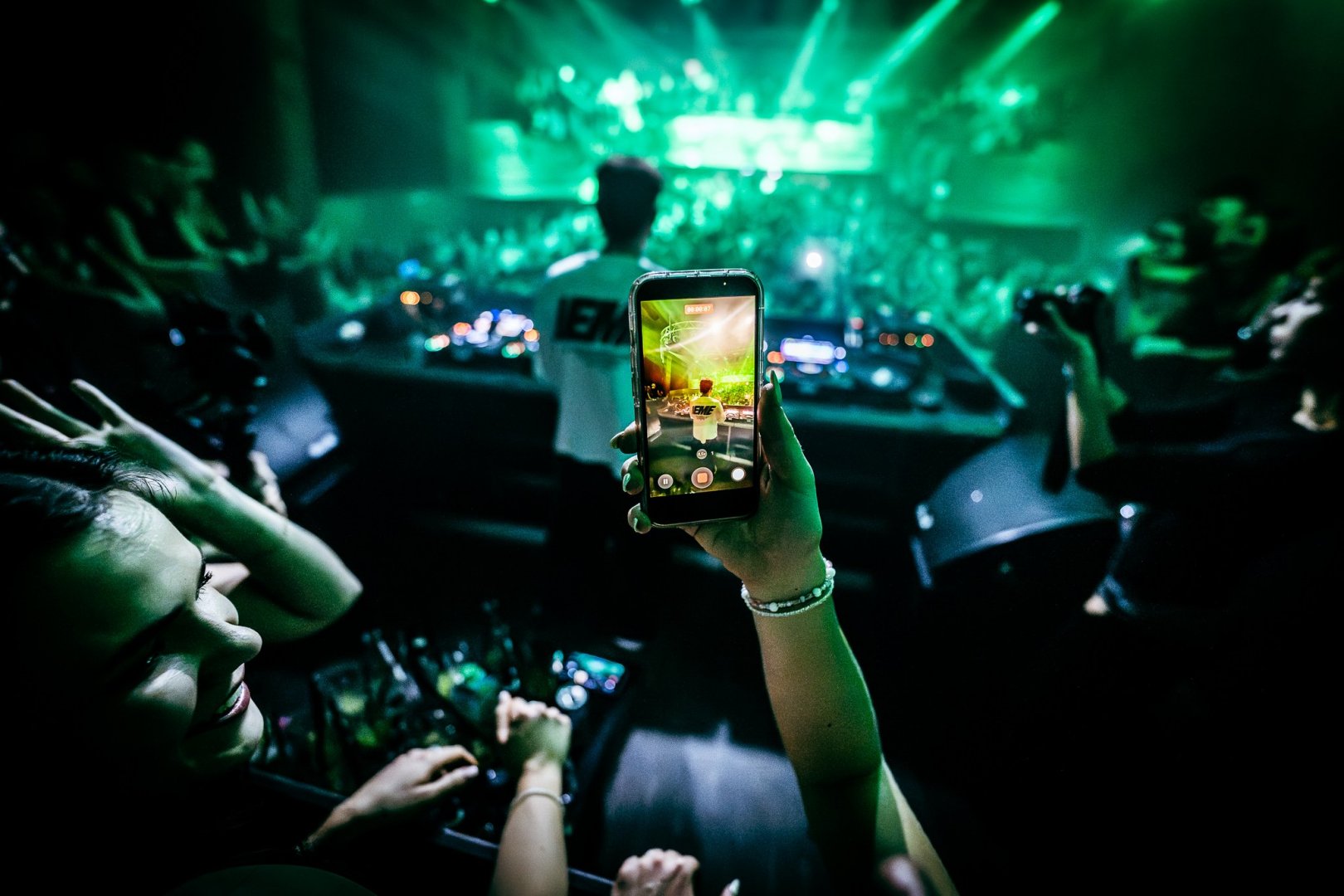 ELY OAKS | ROXY Prague