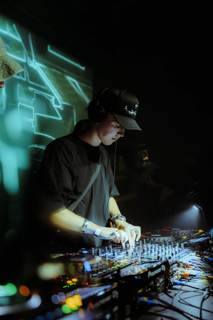 FMLTHRPY | ROXY Prague