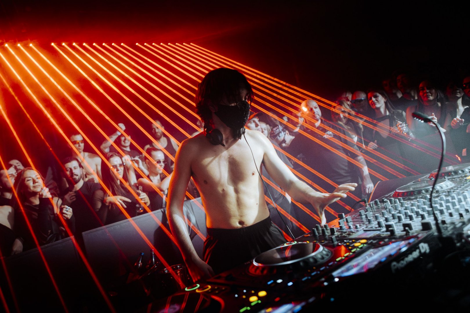 I HATE MODELS | ROXY Prague