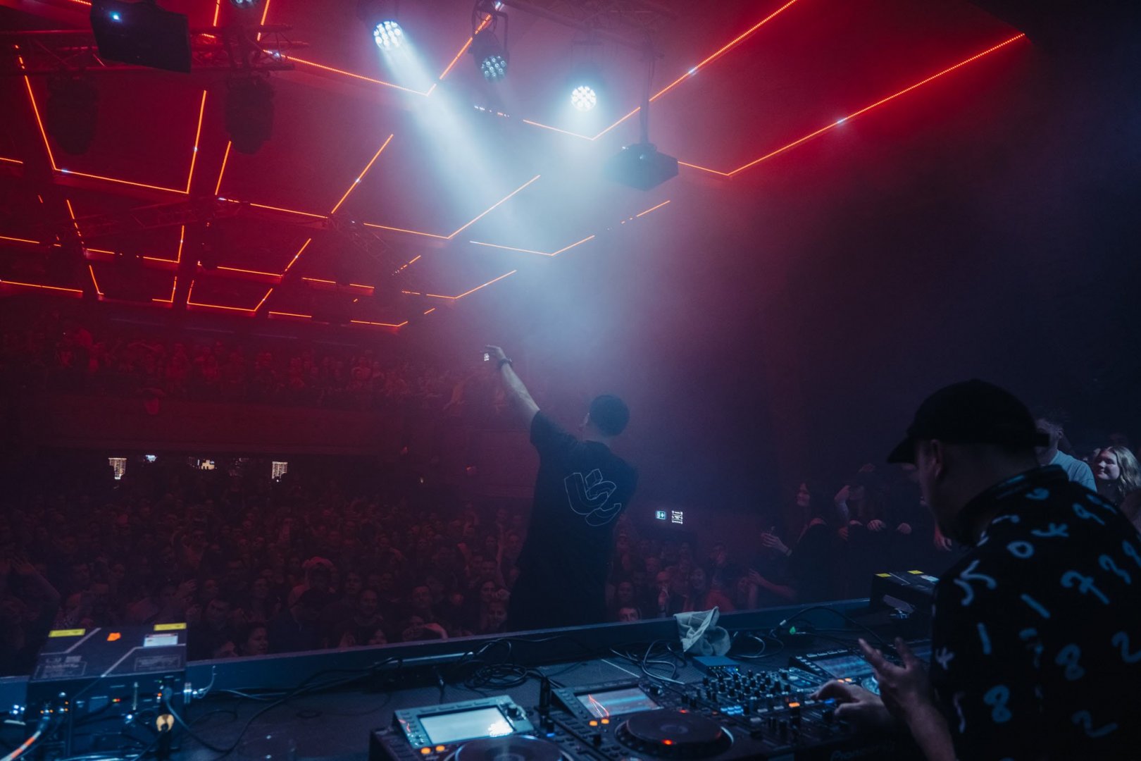 Hybrid Minds | ROXY Prague