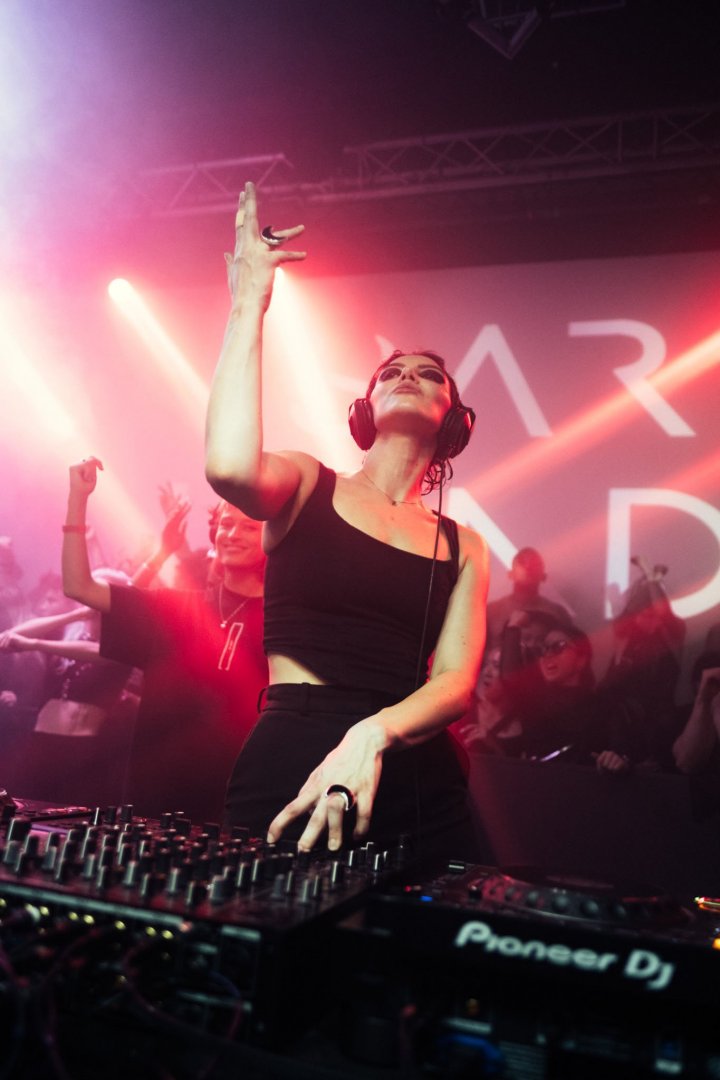 Sara Landry | ROXY Prague