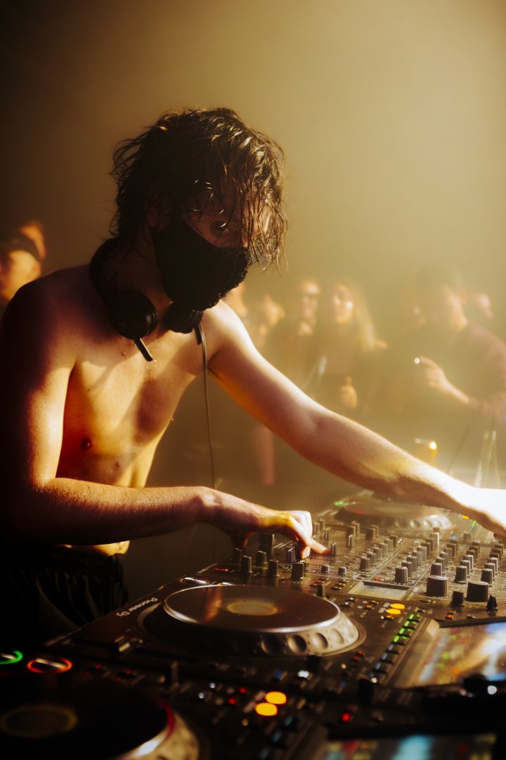 I HATE MODELS | ROXY Prague