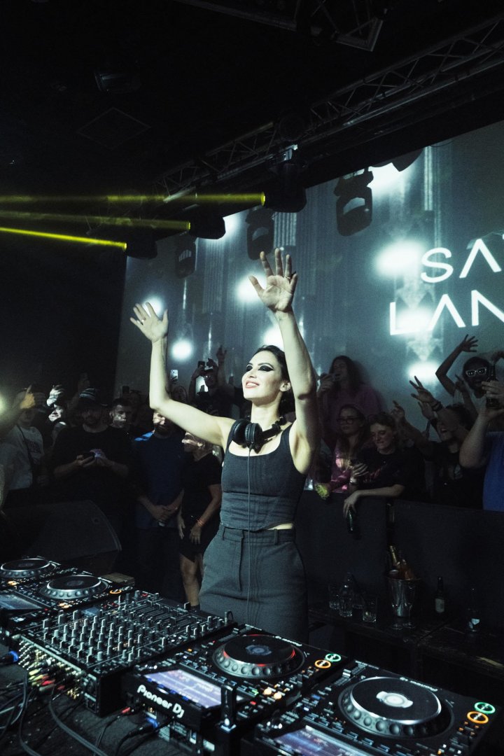 Sara Landry | ROXY Prague