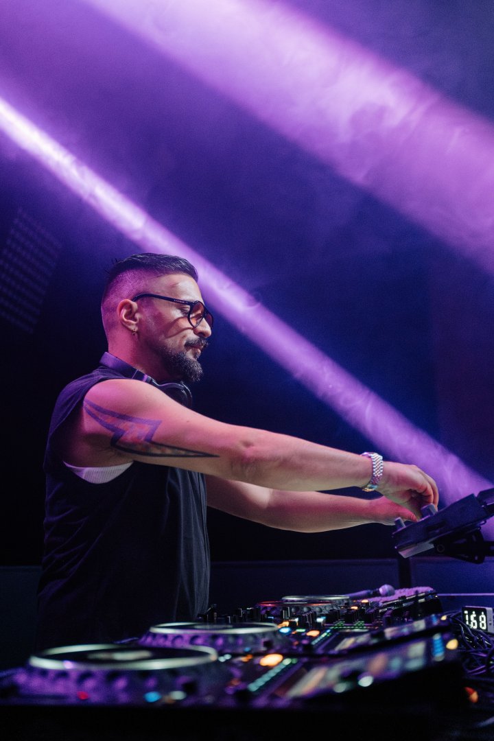 DOMBRESKY | ROXY Prague