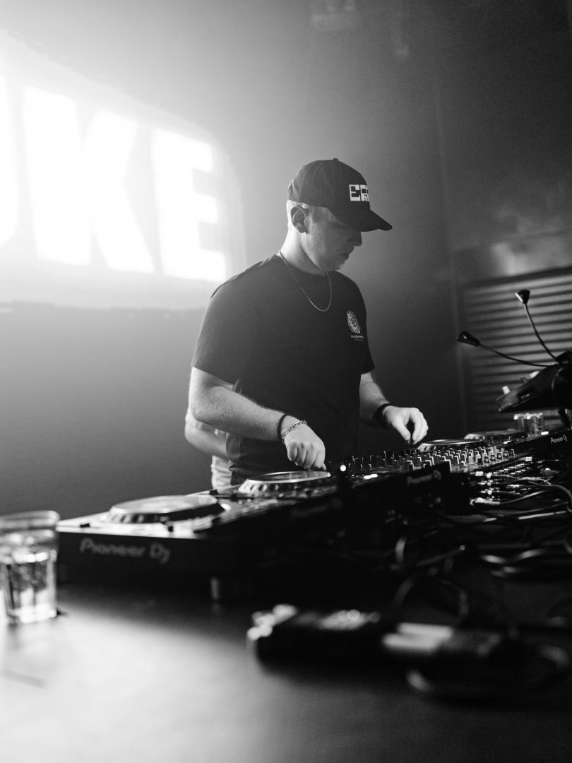 REBŪKE | ROXY Prague