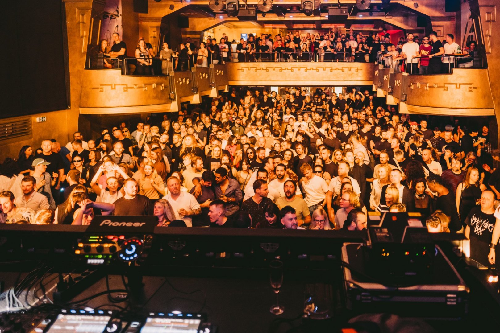 RÖYKSOPP DJ SET | ROXY Prague