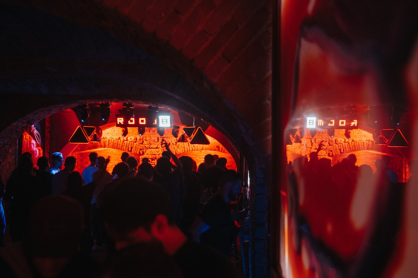 BOU & B LIVE 247 | ROXY Prague