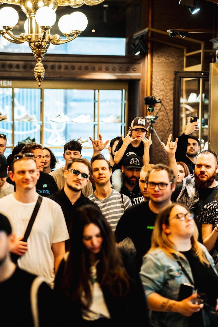 LONDON ELEKTRICITY POP-UP X FOOTSHOP | ROXY Prague