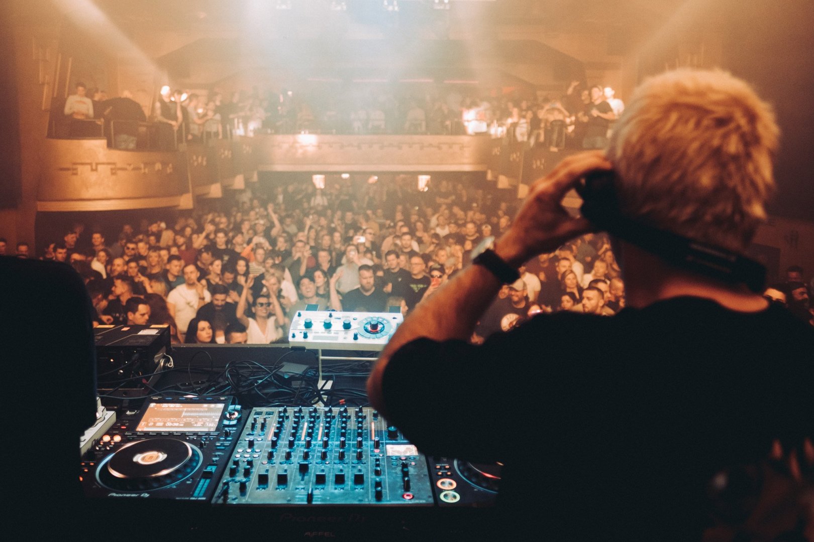 PAN-POT | ROXY Prague
