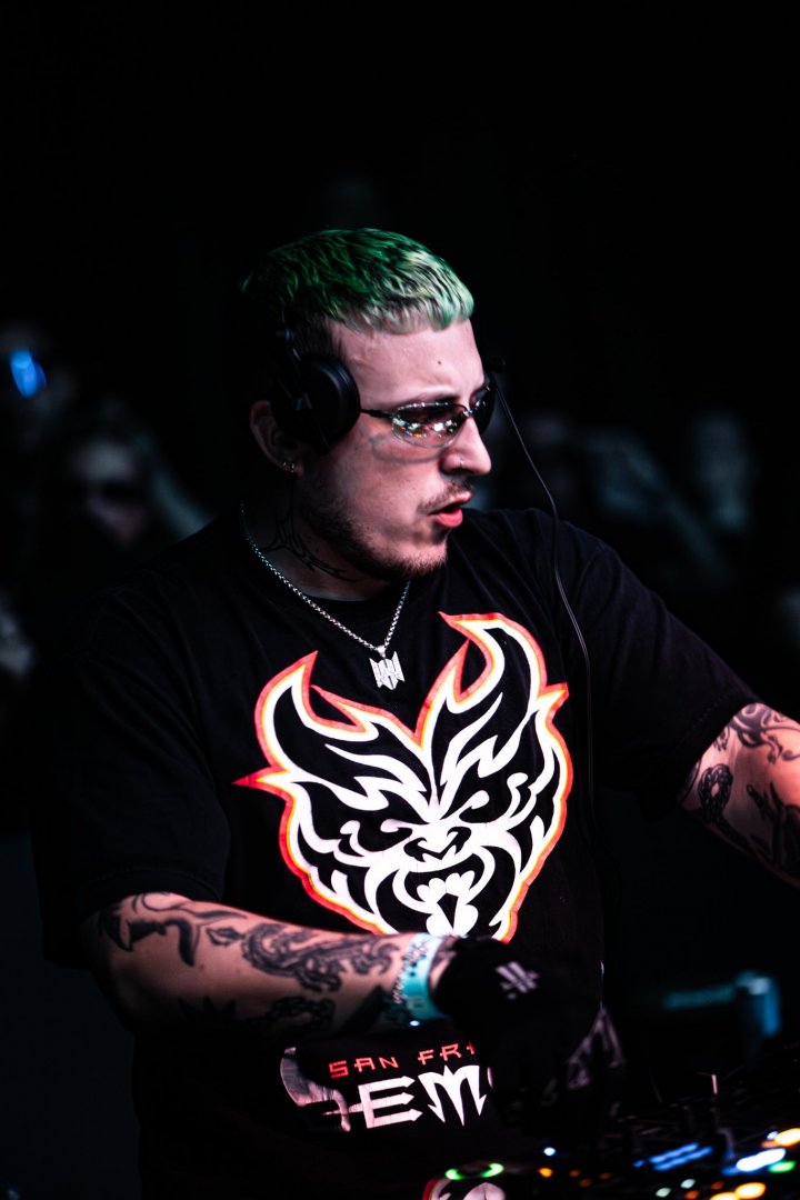 BASSWELL | ROXY Prague