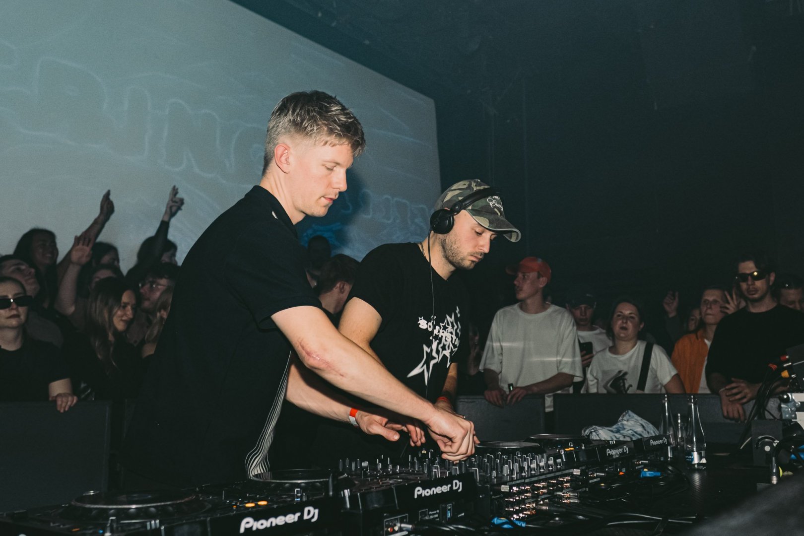 DJ HEARTSTRING | ROXY Prague