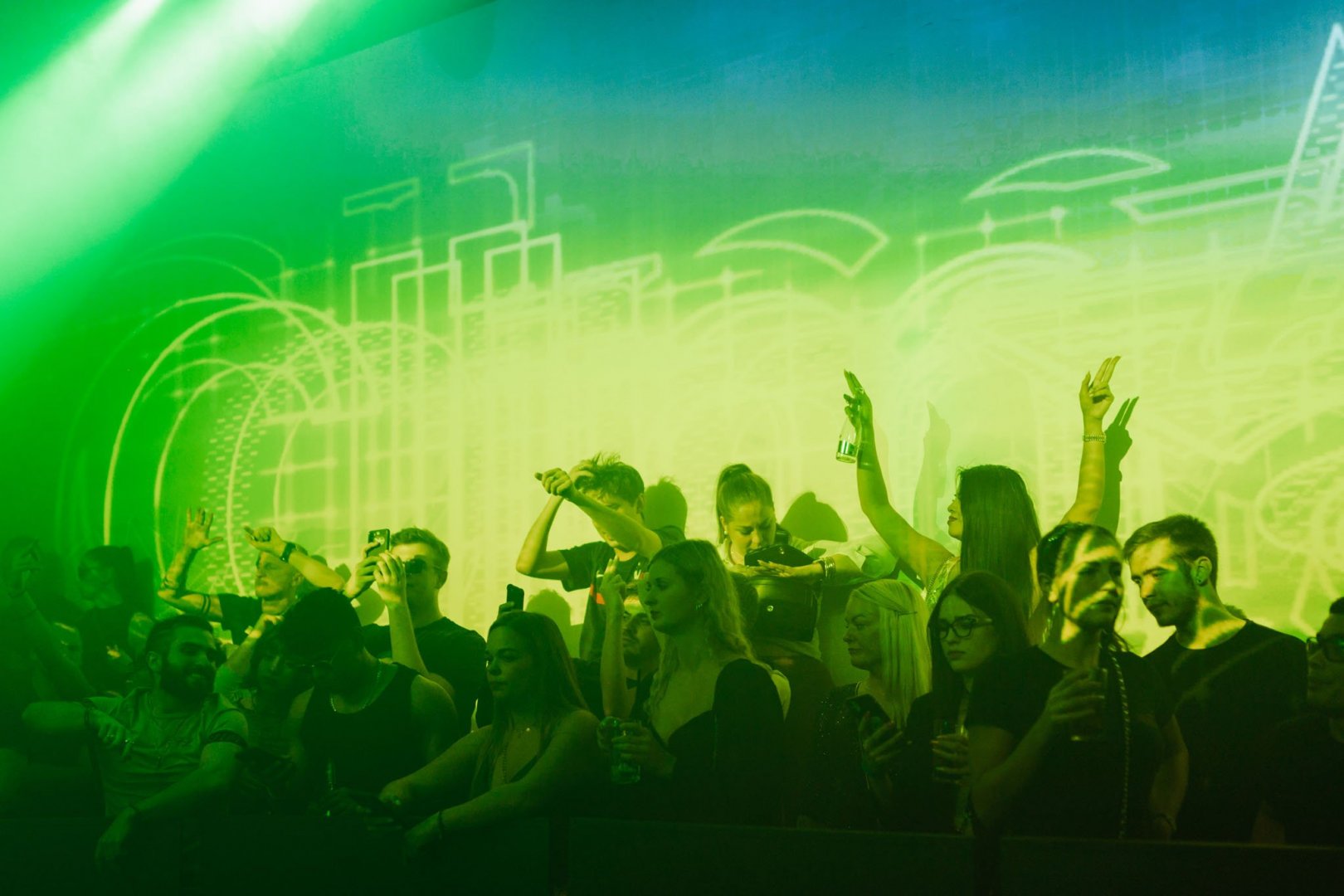 Climax: Eli Brown | ROXY Prague