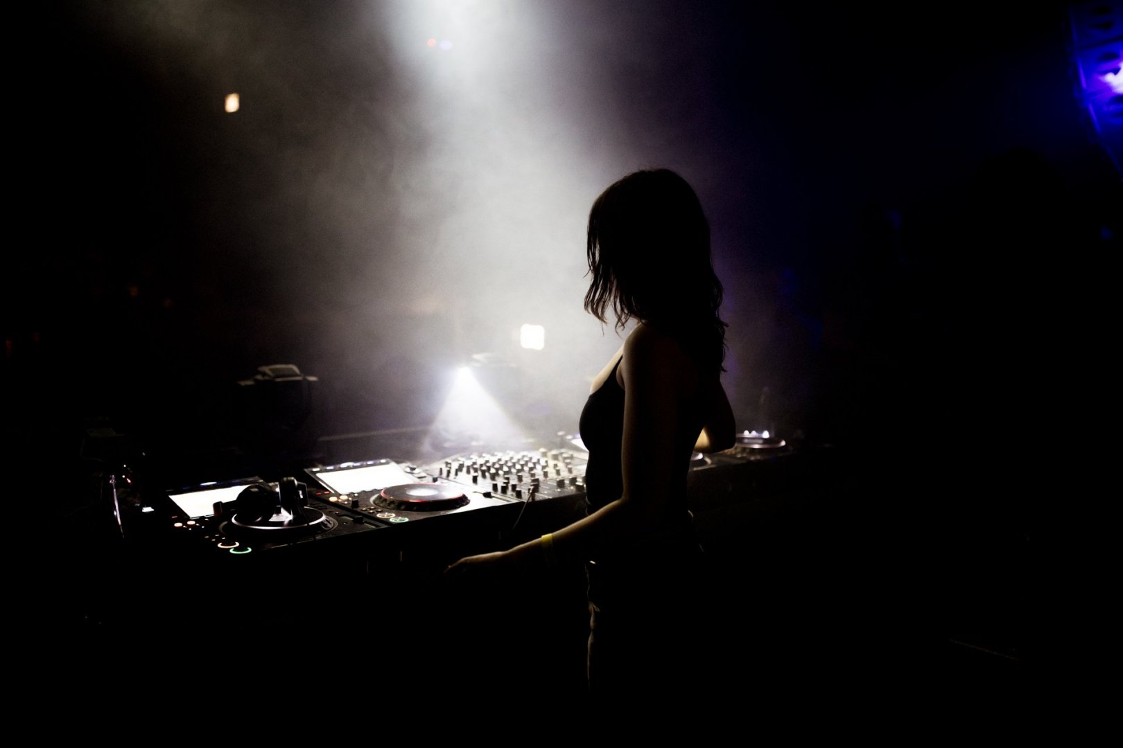 ANFISA LETYAGO | ROXY Prague