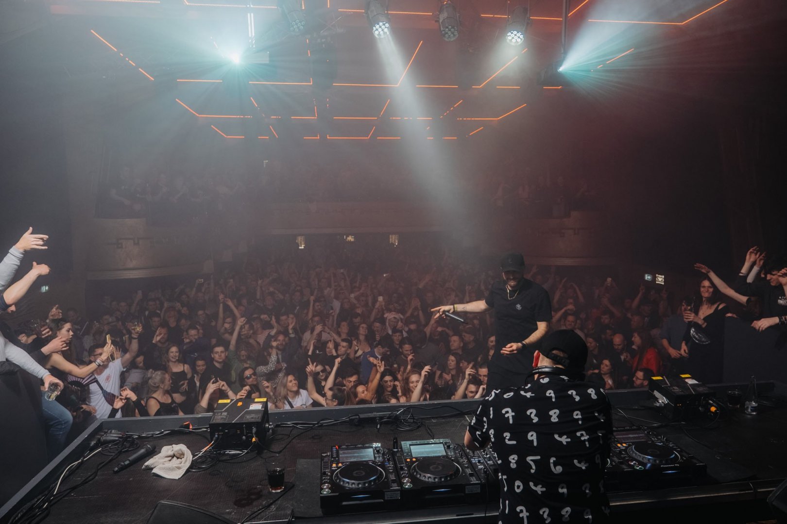 Hybrid Minds | ROXY Prague