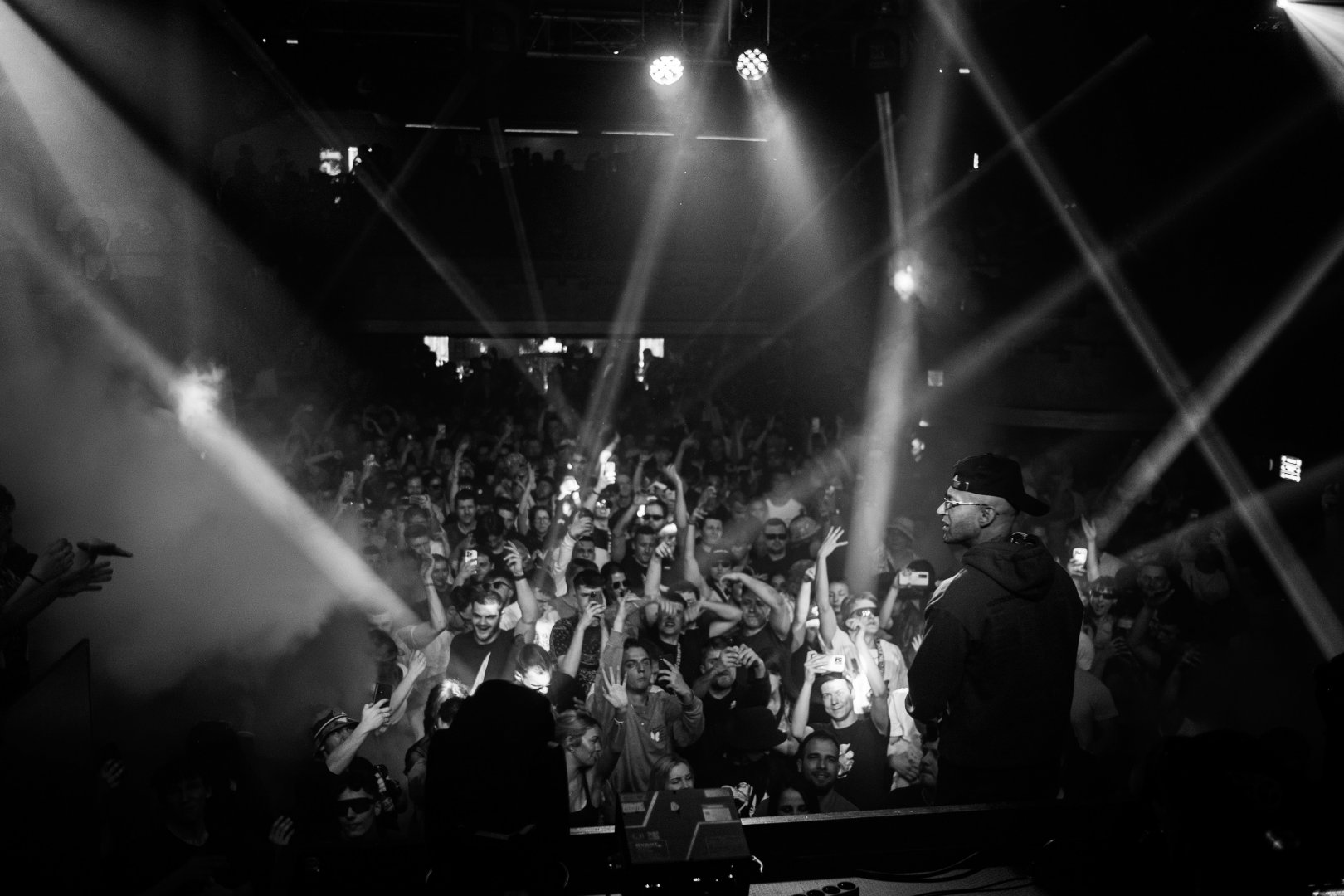 BOU & B LIVE 247 | ROXY Prague