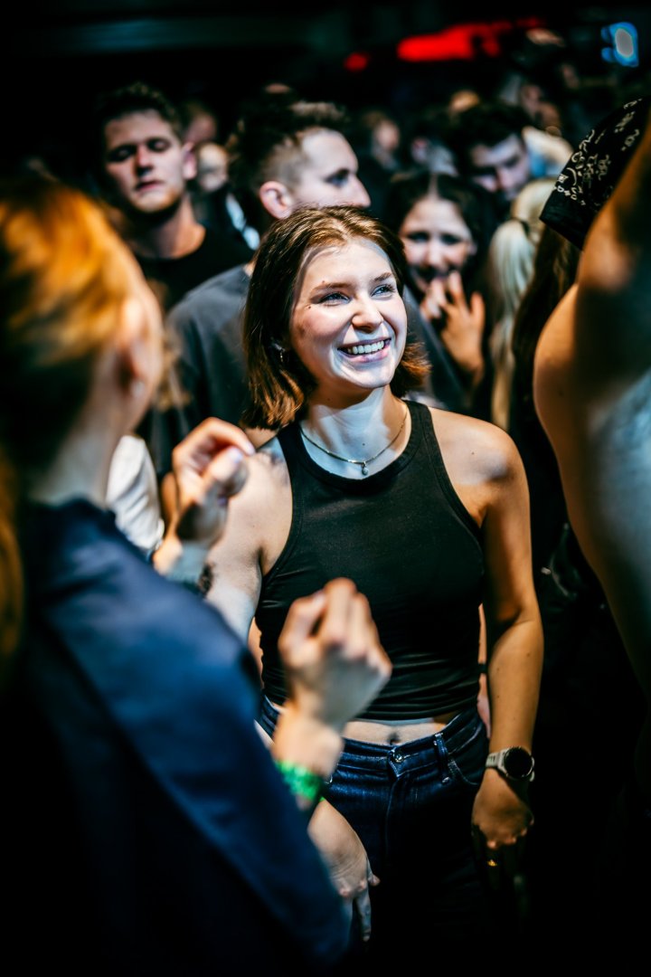 ELY OAKS | ROXY Prague