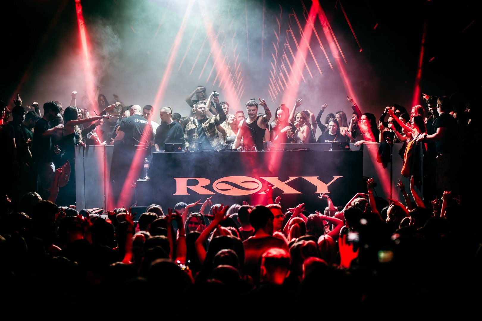 ELY OAKS | ROXY Prague