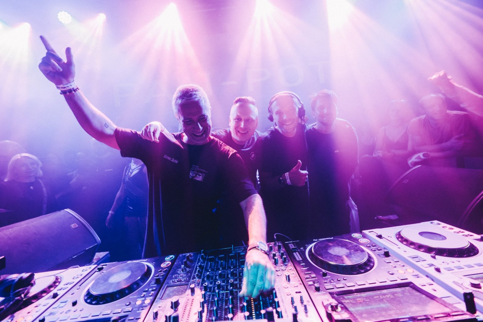 PAN-POT | ROXY Prague