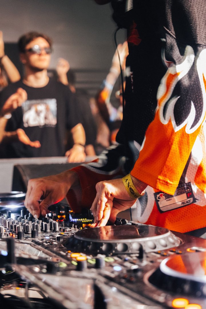 Fjaak | ROXY Prague