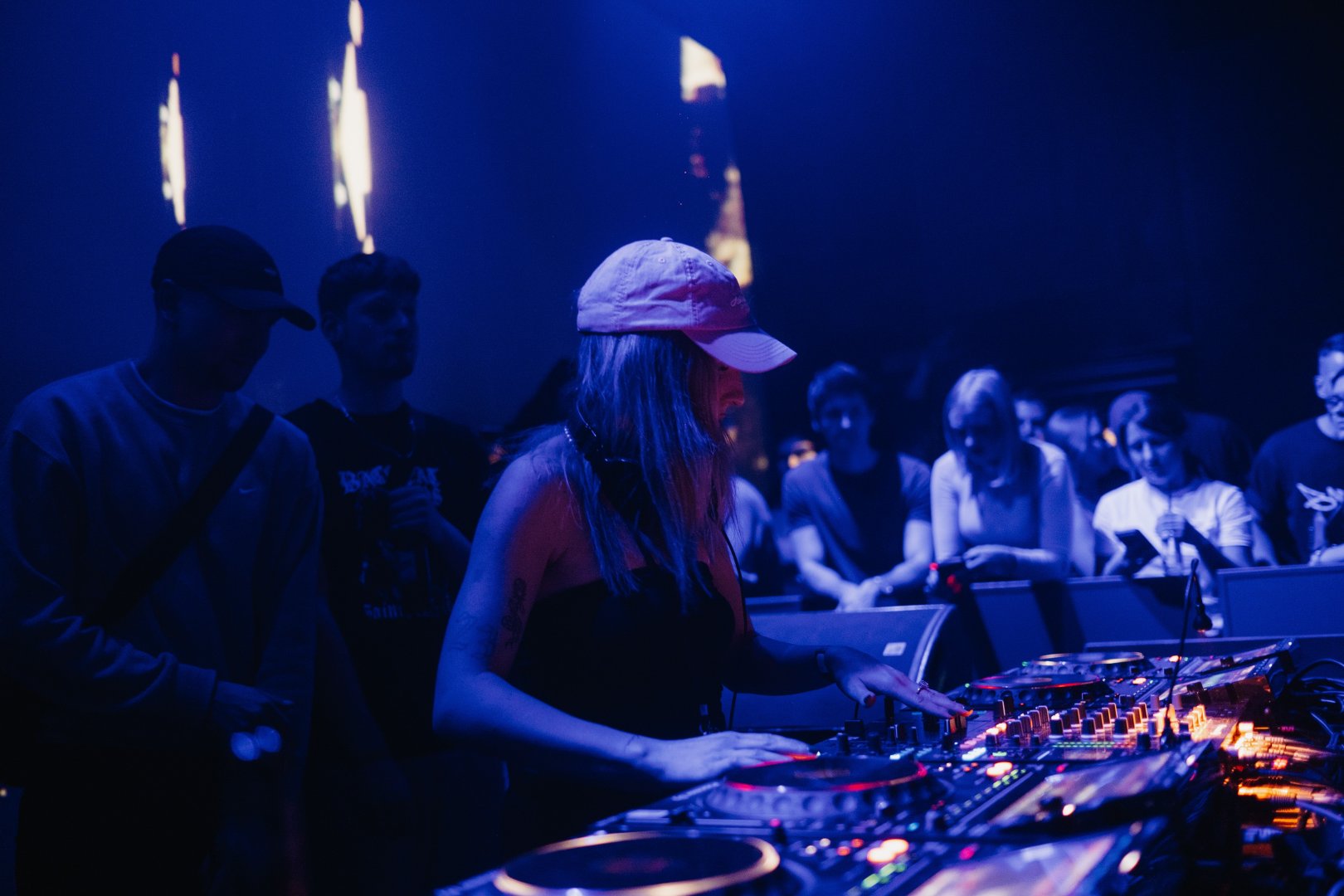 BOU & B LIVE 247 | ROXY Prague