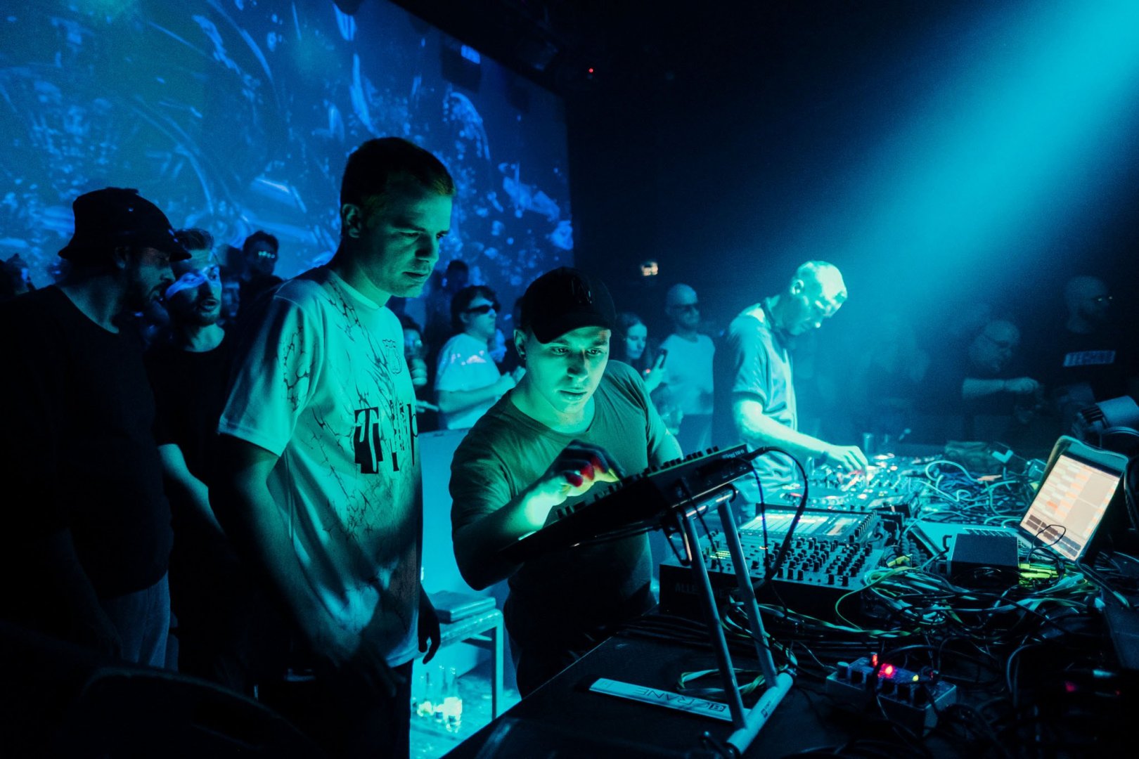 999999999 | ROXY Prague