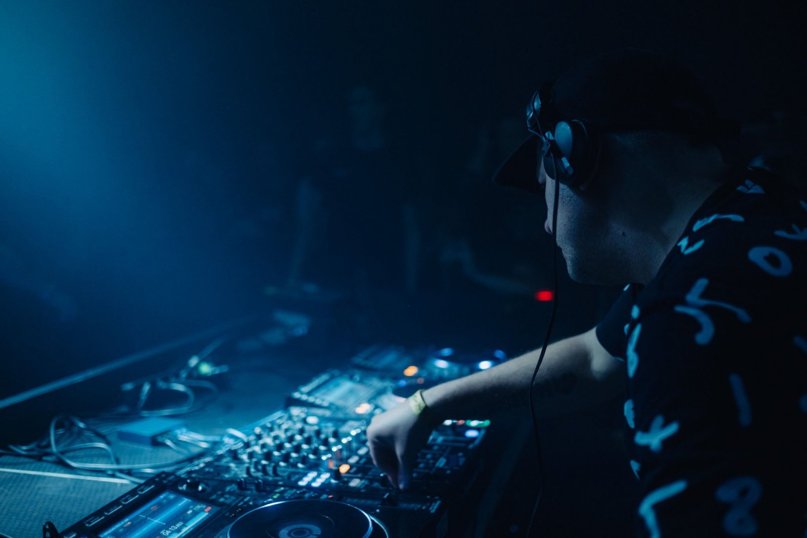 Hybrid Minds | ROXY Prague