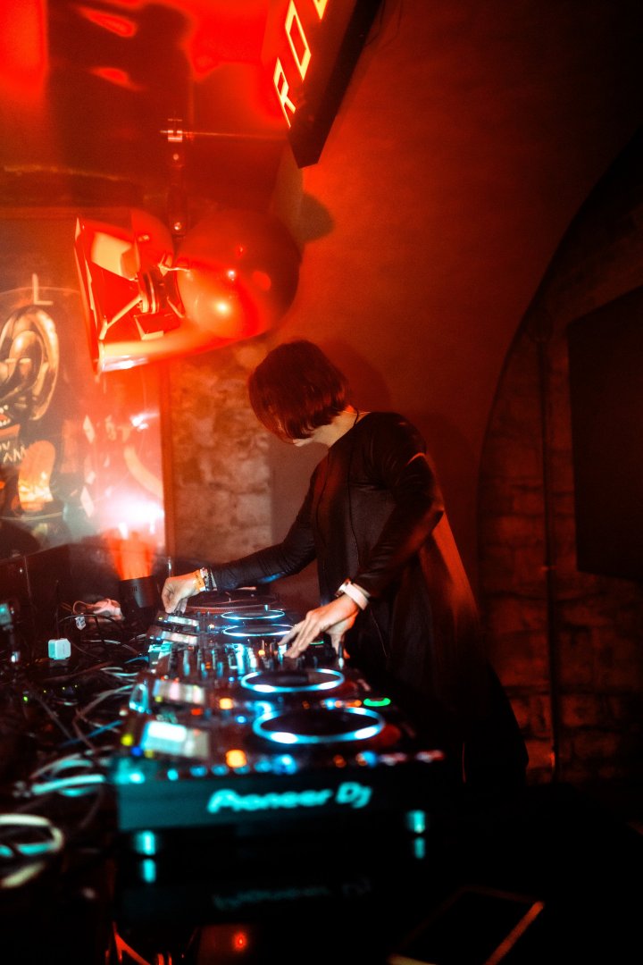 ADAM BEYER | ROXY Prague