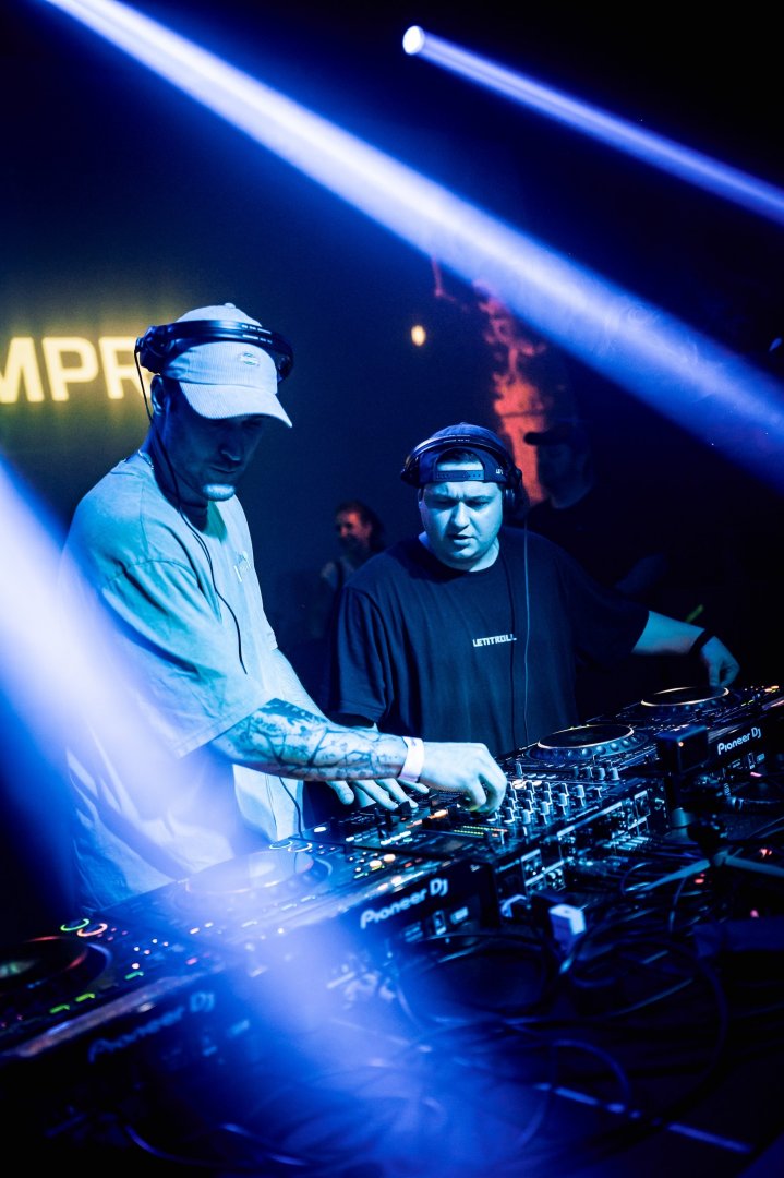 MOZEY | ROXY Prague