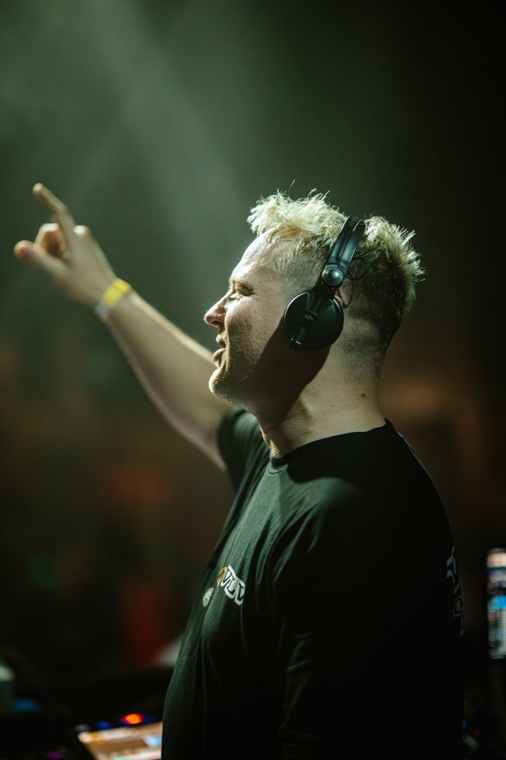 SULLY | ROXY Prague