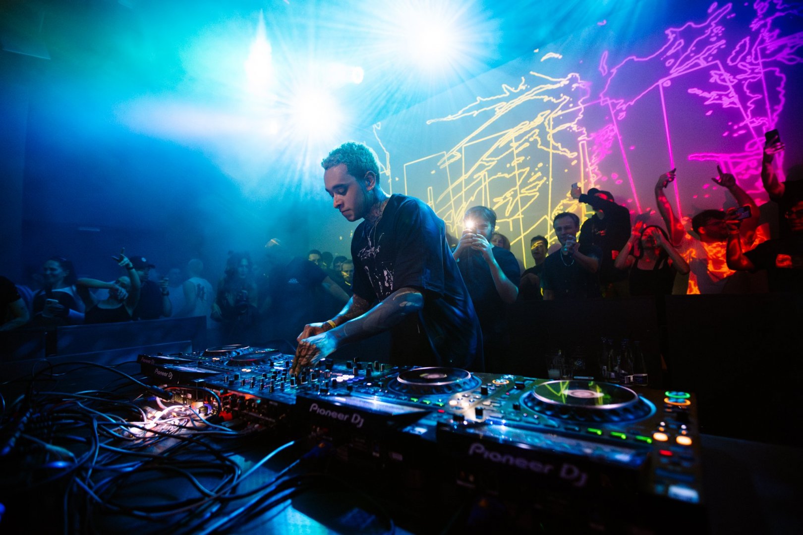 IMANU & THE CARACAL PROJECT | ROXY Prague