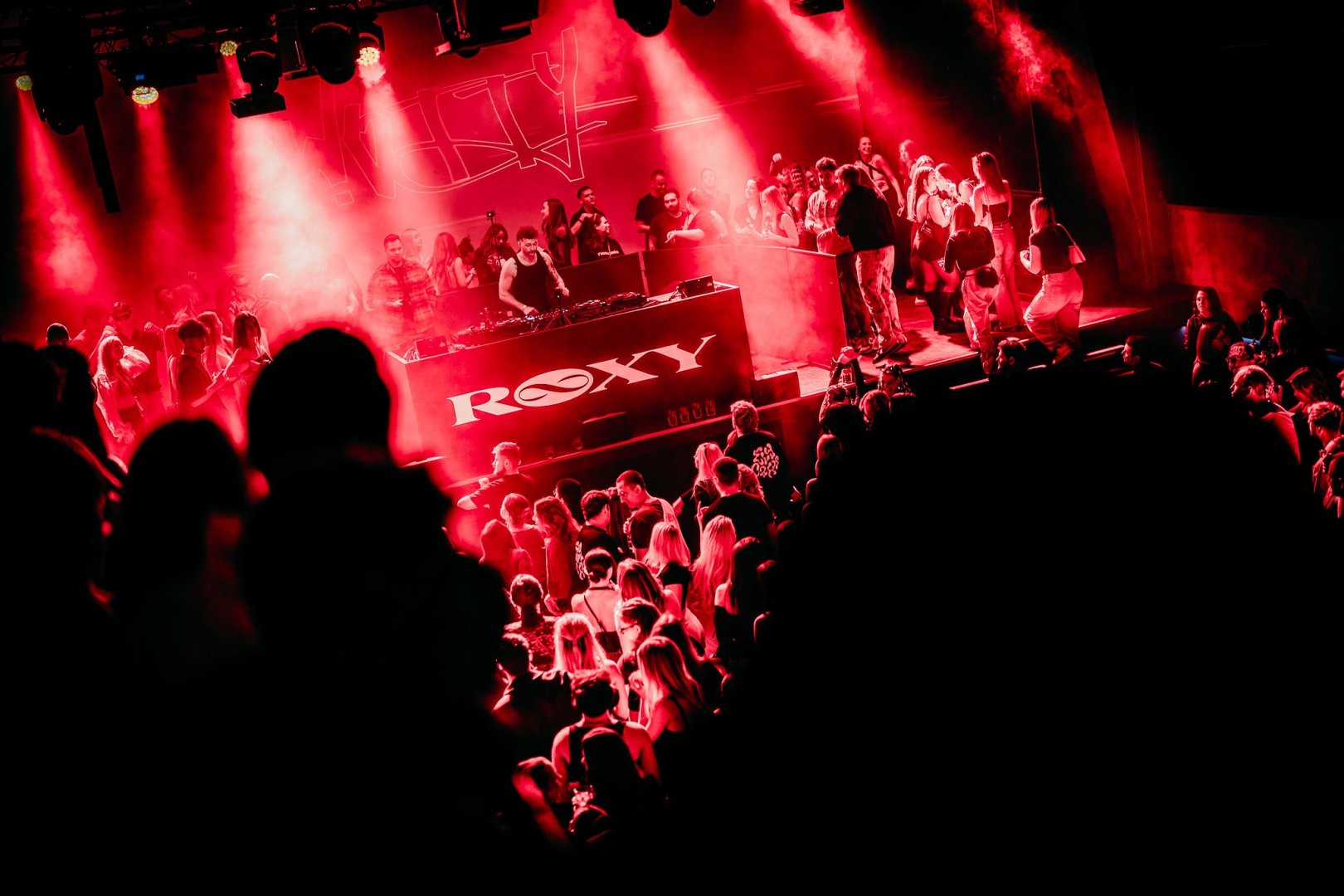 ELY OAKS | ROXY Prague