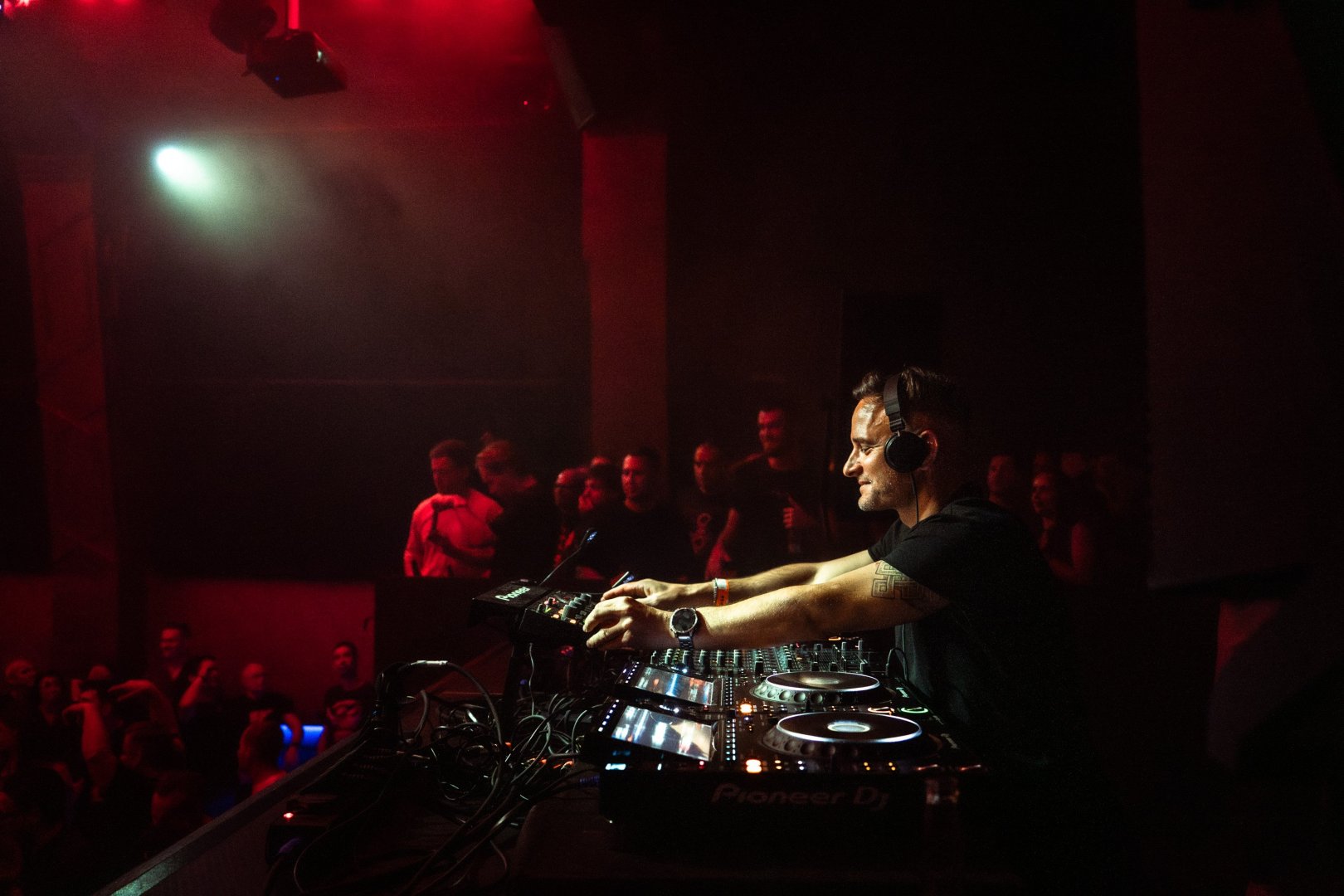 ADAM BEYER | ROXY Prague