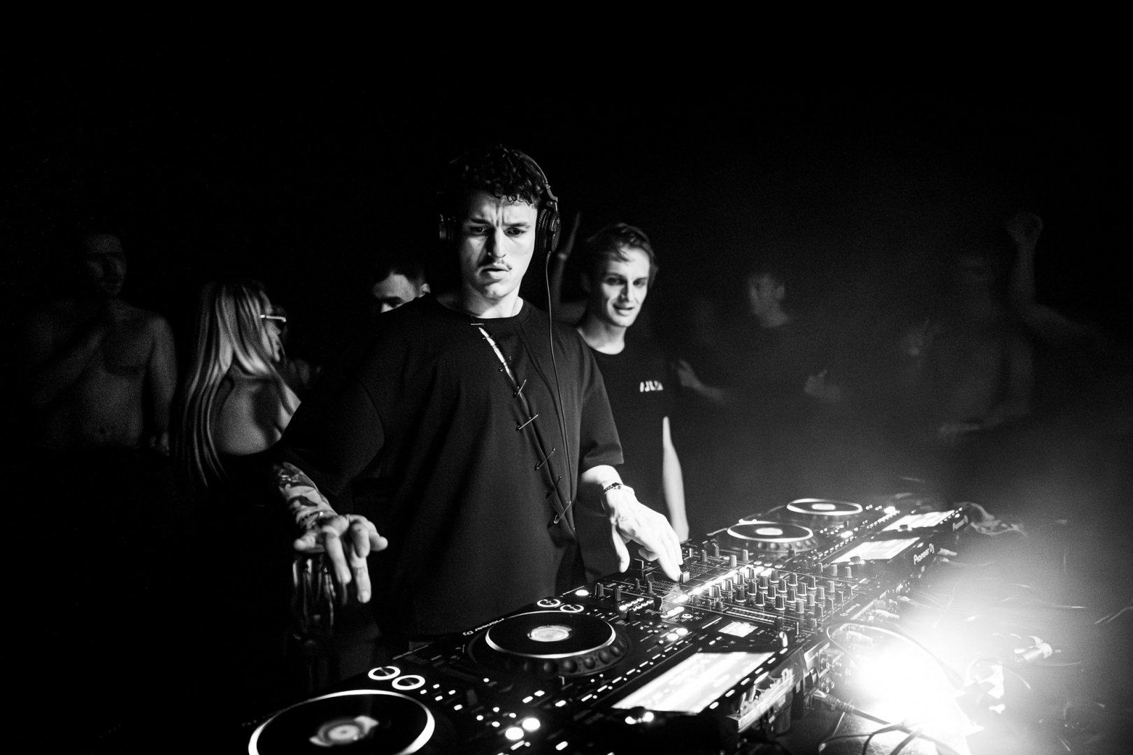BASSWELL | ROXY Prague