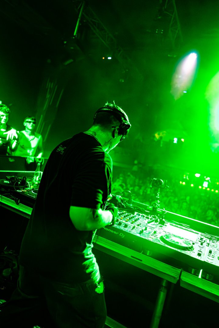 BASSWELL | ROXY Prague