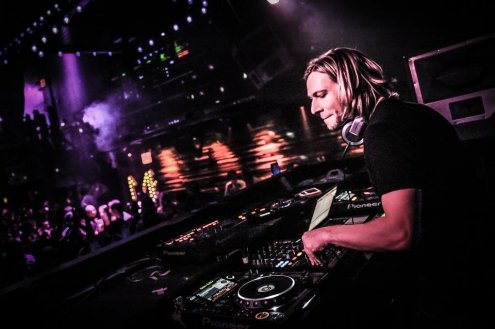 James Zabiela will rule the BE25 opening ceremony of ROXY bday